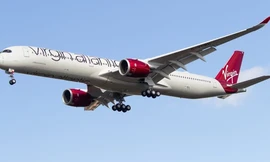 Đình chỉ nữ tiếp viên hàng không say rượu 