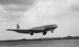 Số phận chìm nổi của chiếc máy bay chở khách đầu tiên trên thế giới 