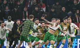 Parrott từ gã phiêu bạt giang hồ đến cú hat-trick điên rồ đưa Ireland sống lại giấc mơ World Cup