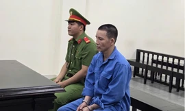 Thợ xây đâm chết quản lý công nhân sau cuộc tranh cãi chỗ ngủ với phụ nữ