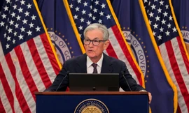 Fed cắt giảm lãi suất giữa căng thẳng đóng cửa chính phủ Mỹ 