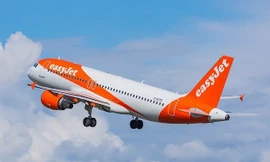 Khách nam bị cáo buộc cưỡng hiếp phụ nữ trên máy bay