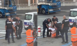 Đang bay trên trời, khách nam lao tới cửa thoát hiểm hét lớn: 'Tôi muốn đi ra ngoài'