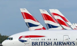 Một nữ phi công bị đình chỉ 