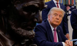 Ông Donald Trump ký sắc lệnh miễn thuế nhập hàng hóa một số nước