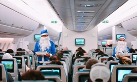 Nữ tiếp viên tiết lộ điều không ngờ trên máy bay dịp Giáng sinh 