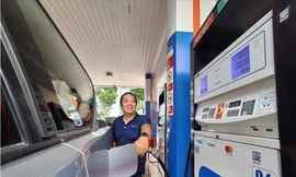 Bán xăng E10 ở TPHCM: Nơi đổ 500 triệu không lo, người xem TikTok lại thấy sợ