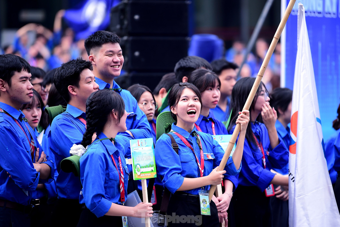 tp-sinhvientinhnguyen-muahexanh-hanoi21.jpg
