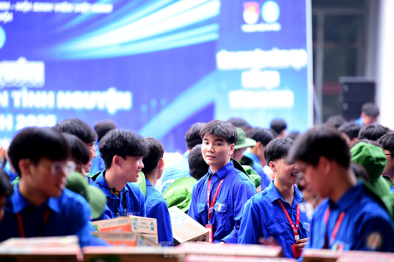 tp-sinhvientinhnguyen-muahexanh-hanoi23.jpg