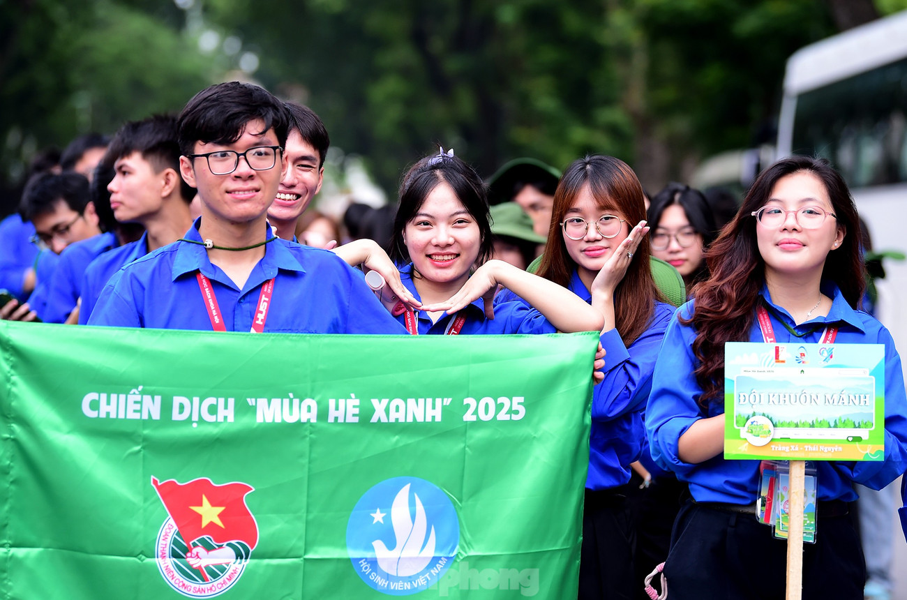 tp-sinhvientinhnguyen-muahexanh-hanoi13.jpg