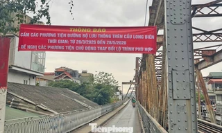 Cấm xe qua cầu Long Biên trong 2 tháng, người dân di chuyển thế nào?