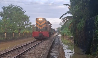 Thông tuyến đường sắt Bắc - Nam qua Huế sau 3 ngày gián đoạn