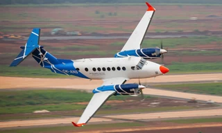 Cận cảnh máy bay hạ cánh xuống đường băng Long Thành 