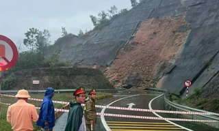 Nhiều tuyến quốc lộ ngập sâu kéo dài, sạt lở ta luy nghiêm trọng