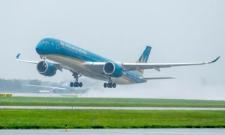 Hoãn hủy loạt chuyến bay Huế và Đà Nẵng, hành khách đi lại thế nào? 