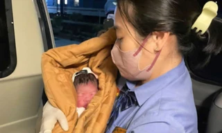 Bé trai chào đời trên tàu Thống Nhất đầu năm mới 