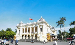 Du lịch Hà Nội thế nào khi xe máy chạy xăng bị cấm từ vành đai 1?