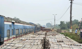 Vận chuyển 1 triệu viên gạch vào miền Trung - Tây Nguyên tái thiết sau bão lũ