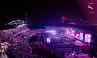 'Phải lòng' Bank Tím tại Em Xinh 'Say Hi' Concert Đêm 2 