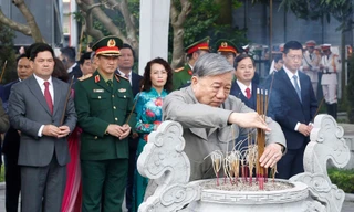 Tổng Bí thư Tô Lâm dâng hương tưởng niệm các lãnh đạo tiền bối của Đảng 
