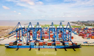 Xung đột Trung Đông đẩy chi phí đường sắt, hàng không và logistics tăng