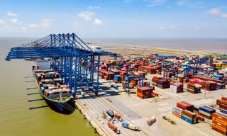 Xin 'giấy thông hành' cho tàu Việt Nam qua eo biển Hormuz