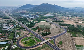 Chiêm ngưỡng cao tốc 17.800 tỷ đồng, chạy xuyên đồng xanh đẹp đến nao lòng