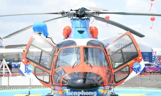 Tận thấy máy bay chở khách VIP, cứu hộ có thể tự động lái của Việt Nam