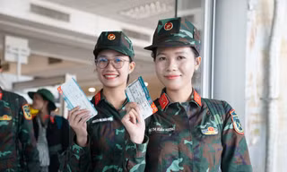 Chuyến bay đặc biệt chở những 'bông hồng thép' rời Hà Nội sau nhiệm vụ A80