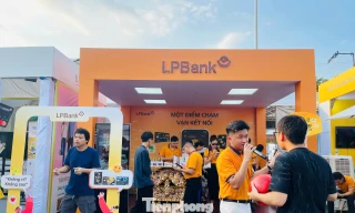 Ngày thẻ Việt Nam: Check-in 'cháy máy' tại gian hàng LPBank