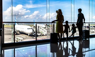 Trốn phí hành lý máy bay: Chủ tịch phải đi tù, ca sĩ bị cắt chuyến