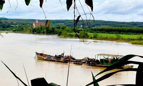 Bát nháo nạn khai thác trên sông Đăk Bla