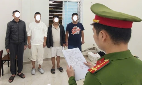 Vay 100.000 tệ để đánh bạc, du khách Trung Quốc bị đồng hương 'giam lỏng' ở Đà Nẵng