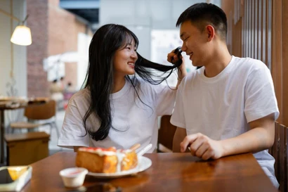 Tranh cãi xu hướng mai mối tình cũ cho người lạ ở Trung Quốc