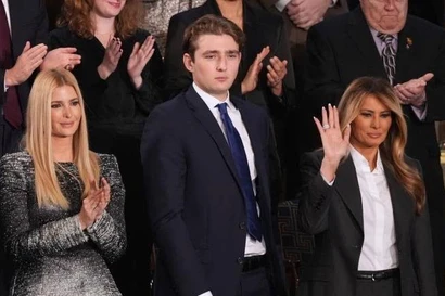 Bà Melania và Barron Trump gây chú ý