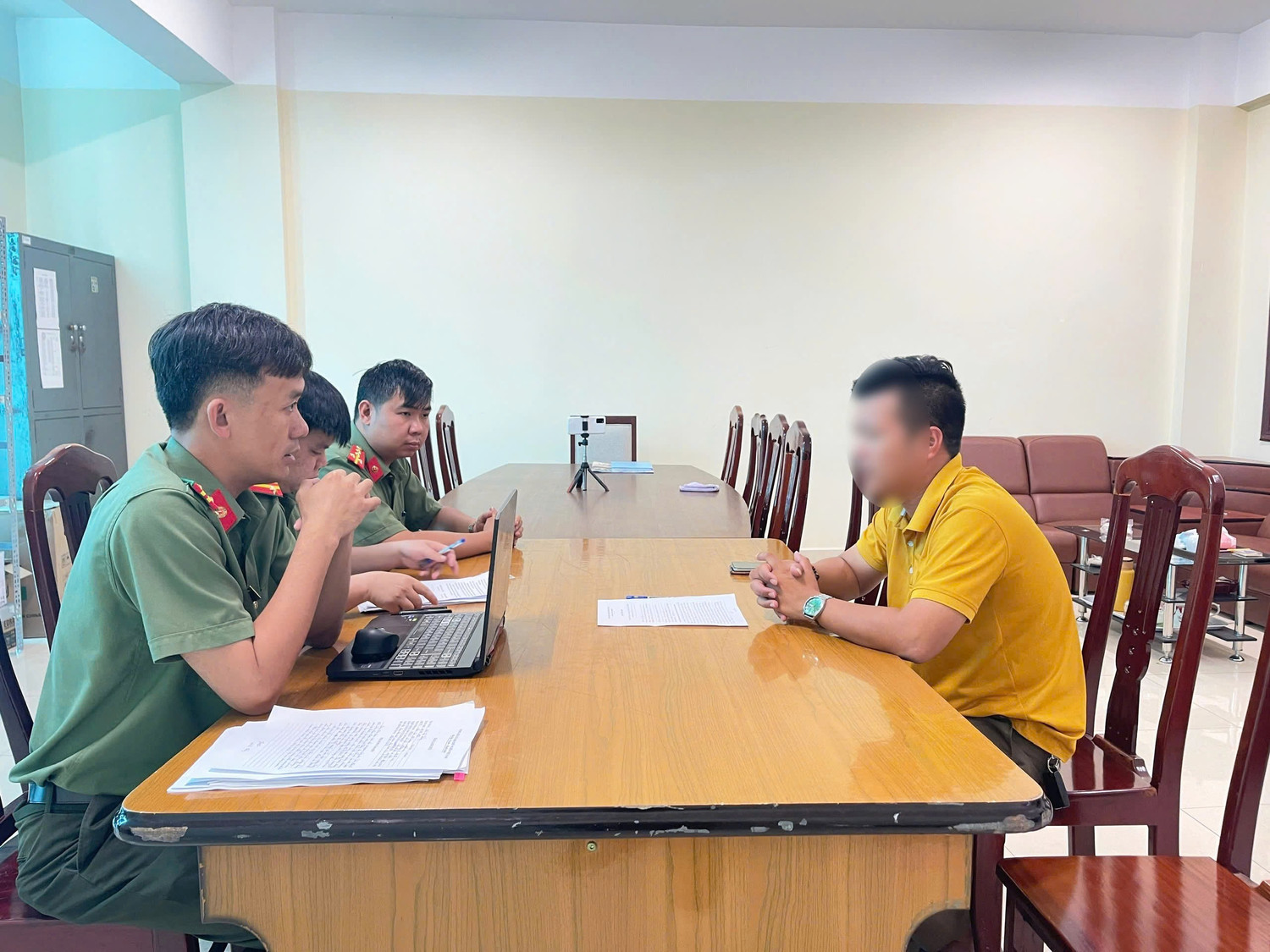 Công an làm việc với nhóm người đăng tin sai sự thật về an ninh sân bay Liên Khương