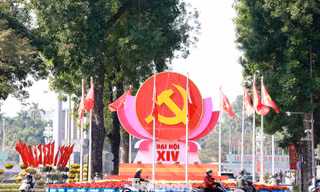 Hà Nội rực rỡ cờ hoa chào mừng Đại hội lần thứ XIV của Đảng