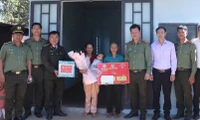 Người dân biên giới Lâm Đồng xúc động khi nhận được nhà trước thềm năm mới