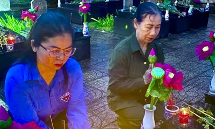 Tuổi trẻ Lâm Đồng, Gia Lai thắp hàng nghìn ngọn nến tri ân anh hùng liệt sĩ