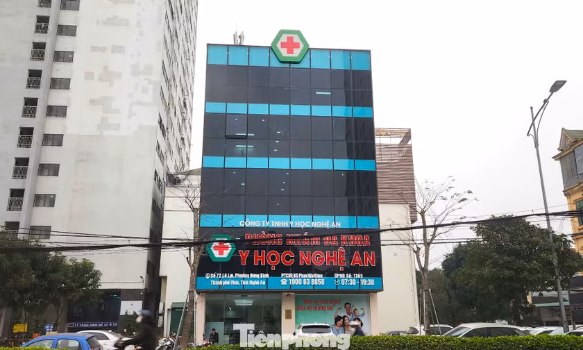 Vụ bơm sữa đậu nành vào niệu đạo: Lời kể chi tiết của một nạn nhân