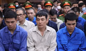 Các bị cáo tại phiên tòa.