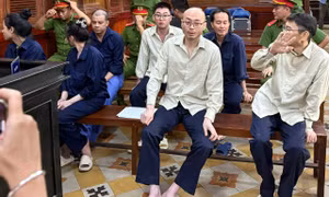 Các bị cáo tại phiên tòa.