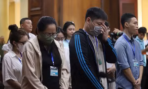 Các bị cáo tại phiên tòa. Ảnh: Nguyễn Tiến.