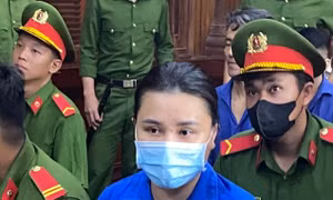 Hoài DJ tại phiên tòa. 
