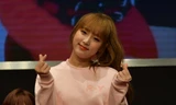 Xinh đẹp, trẻ trung và tài năng, ai ngờ Choi Yena (IZ*ONE) từng mắc bệnh ung thư bạch huyết! 