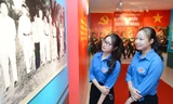 Triển lãm chủ đề “Thanh niên Quân đội - Vững bước dưới cờ Đảng”.