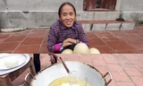 Làm trứng đà điểu khổng lồ, Bà Tân bị dân mạng chỉ ra lỗi có thể khiến người ăn ngộ độc