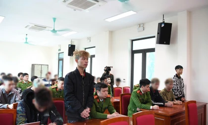 Mang dao quắm đi giải quyết mâu thuẫn, chém đứt lìa tay nam sinh