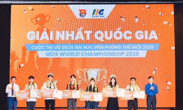 6 người Việt trẻ sắp sang Mỹ dự Chung kết Vô địch Tin học Văn phòng thế giới 