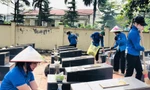 Thanh niên Phú Thọ chỉnh trang nghĩa trang liệt sĩ 